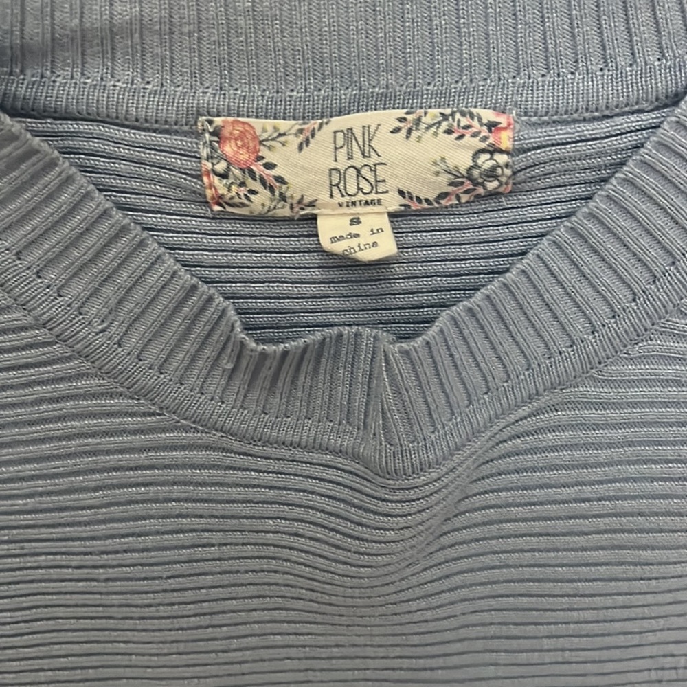 Small sweater - Picture 2 of 5